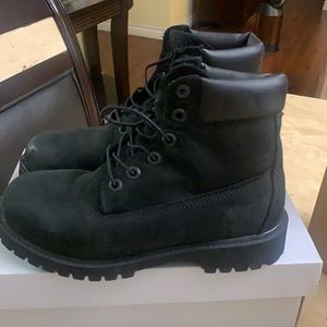 Timberline hiking shoes black. Great condition worn a few times.